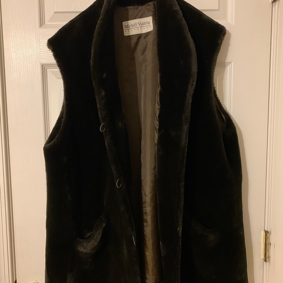Oversized Faux Fur Coat - Picture 3 of 4
